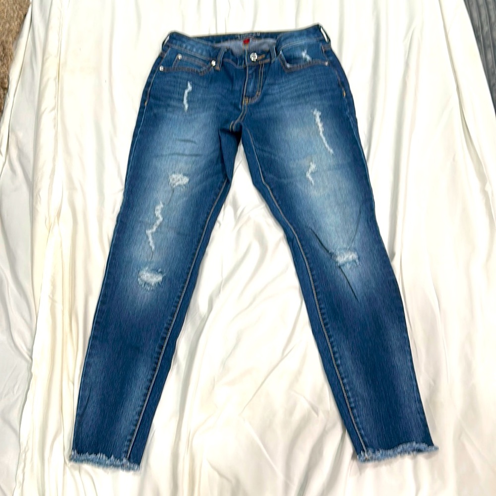 Brand Jennifer Lopez, Size 4, skinny ankle.